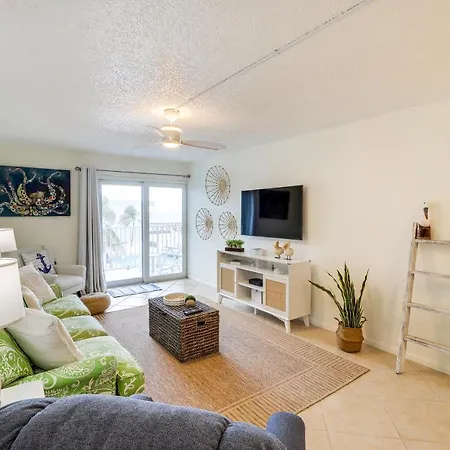 Ocean-View Key Colony Beach Condo With Pool Access!